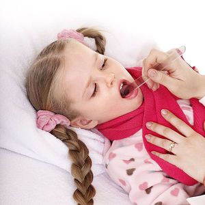 Lutte contre l'amygdalite Mal de gorge chez un enfant