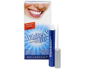 Blanchir les dents avec un crayon
